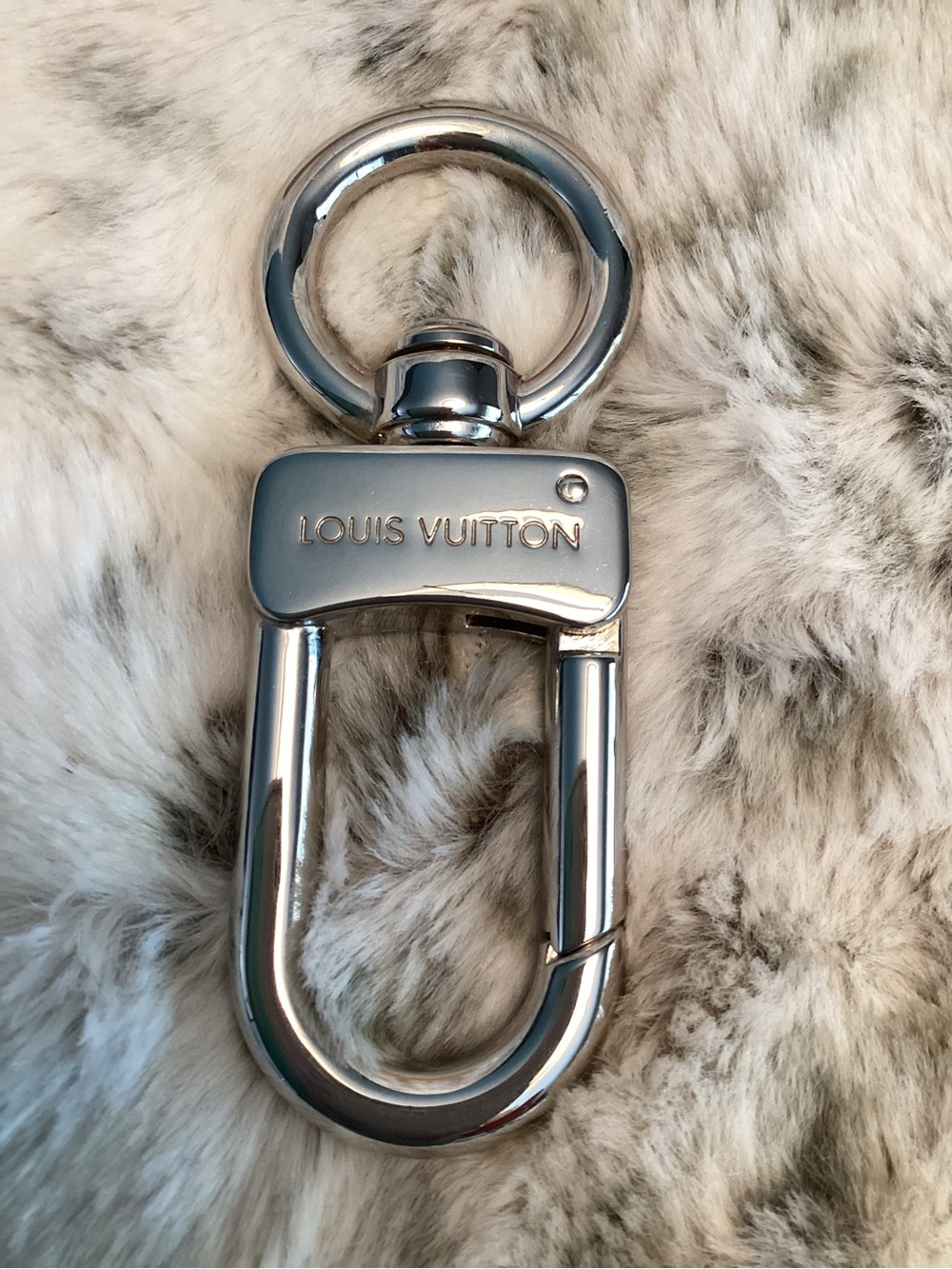 Louis Vuitton XL Anneau Cles Muskton Keychain - Picture 5 of 7